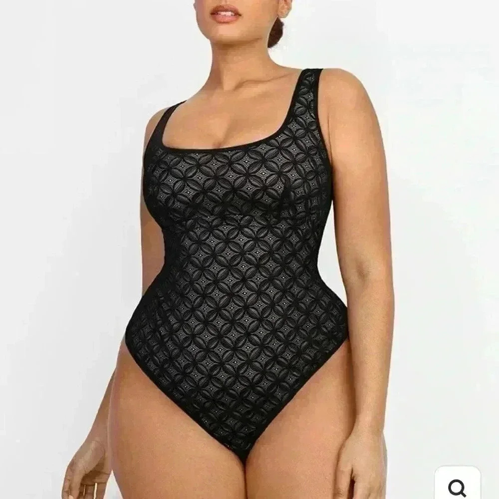 SHAPELLX Lace Glamour Geometric Sculpting Bodysuit